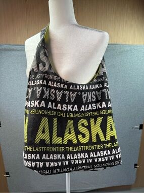 Robin Ruth Alaska Hobo Tote Shoulder Bag Textured Lettering Bright Interior